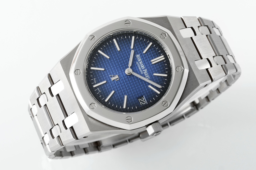 Royal Oak 39mm 15202IP Titanium ZF 1:1 Best Edition Gradient Blue Textured Dial on SS Bracelet A2121 V2