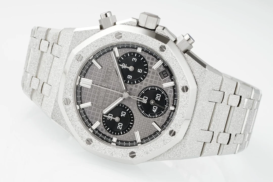 Royal Oak Chrono 26240BC 41mm SS/SS Grey Dial?