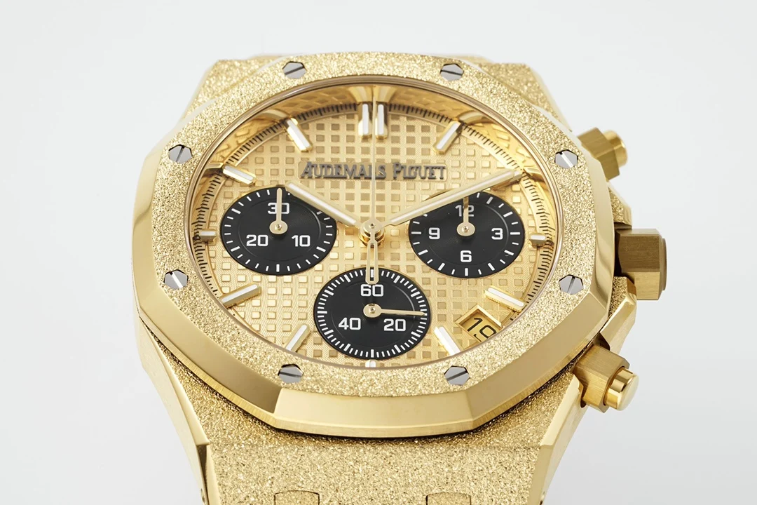 Royal Oak Chrono 26240BA Frosted 41mm YG/YG Gold/Blk Dial?