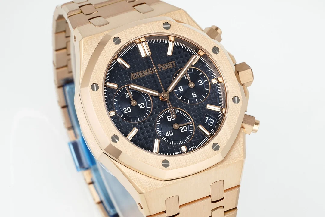 Royal Oak Chrono 26240 RG APSF Blue/RG Dial on RG Bracelet?