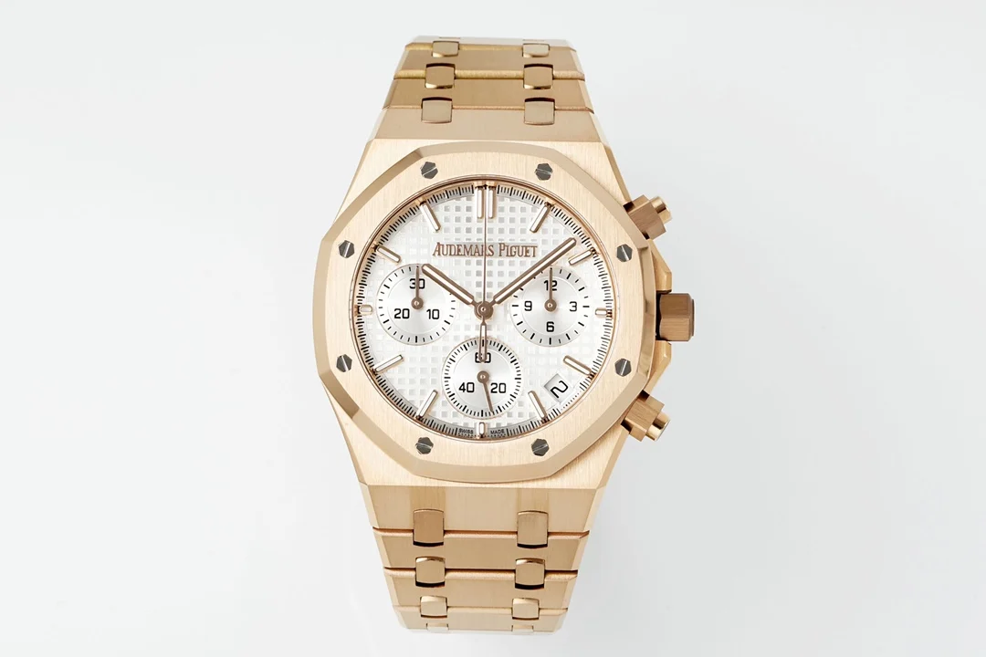 Royal Oak Chrono 26240 RG APSF White/RG Dial on RG Bracelet?