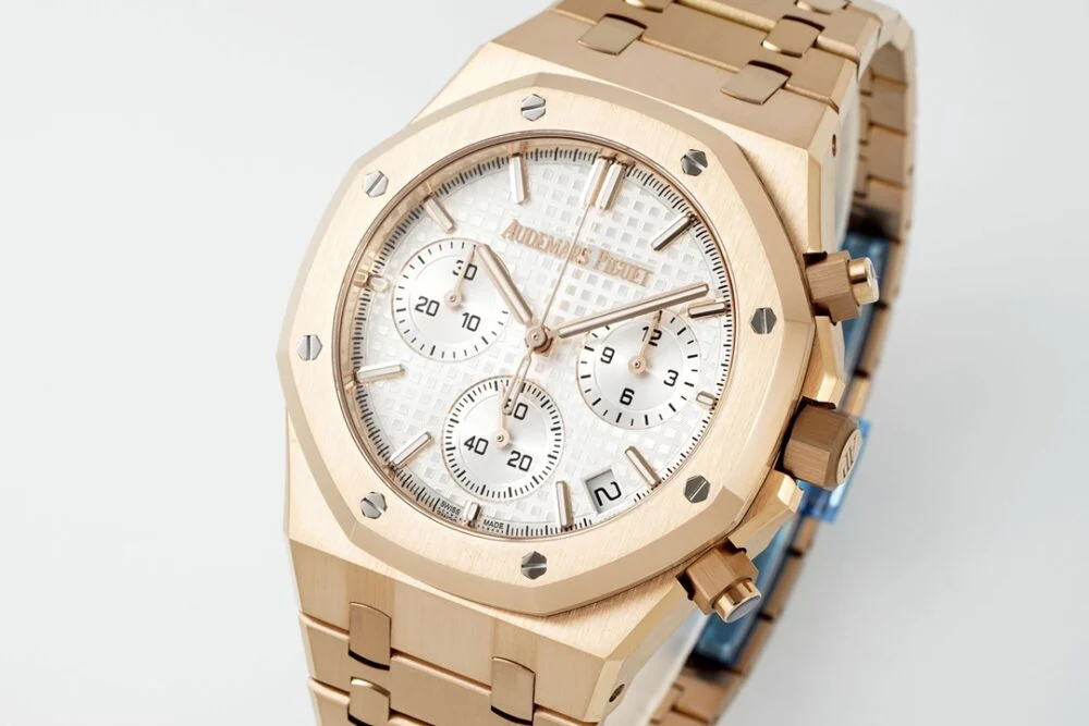 Royal Oak Chrono 26240 RG APSF White/RG Dial on RG Bracelet?
