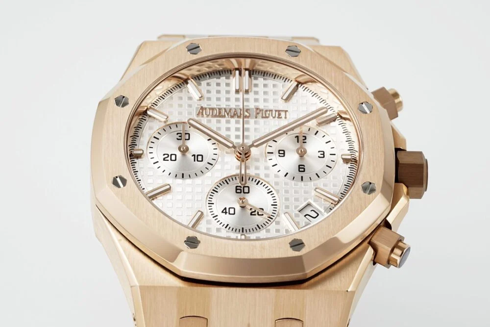Royal Oak Chrono 26240 RG APSF White/RG Dial on RG Bracelet?