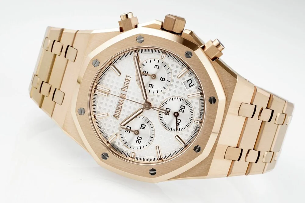 Royal Oak Chrono 26240 RG APSF White/RG Dial on RG Bracelet?