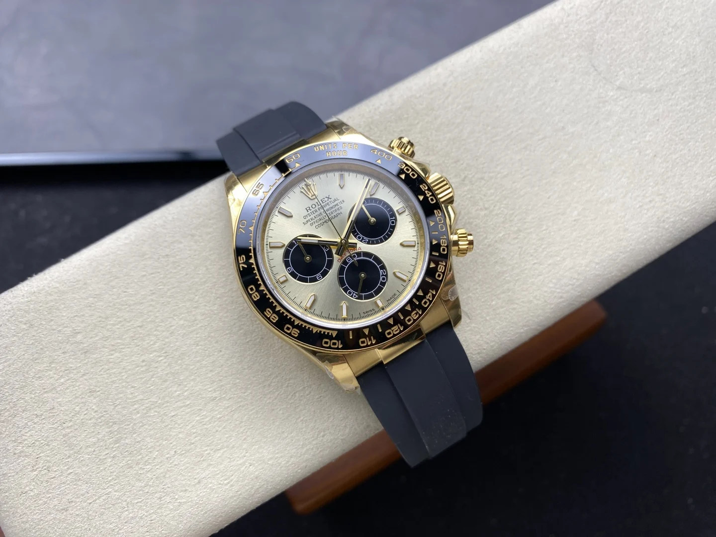 Daytona 126518 ARF 1:1 Best Edition YG/Black Dial on Oysterflex Strap DD4131 V2 (Weighted)