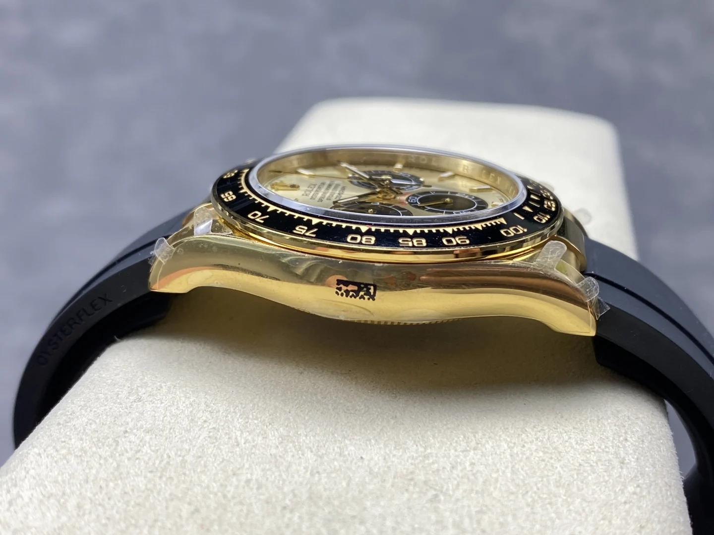 Daytona 126518 ARF 1:1 Best Edition YG/Black Dial on Oysterflex Strap DD4131 V2 (Weighted)
