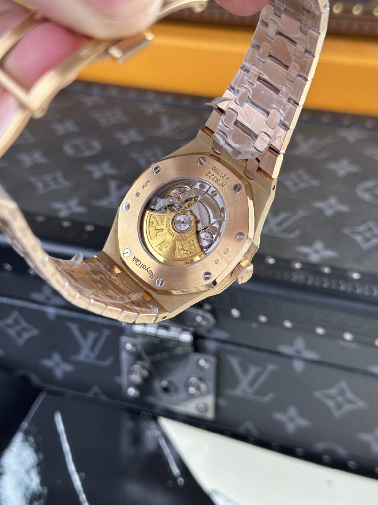 Audemars Piguet Royal Oak 15400OR 41mm with Black Dial