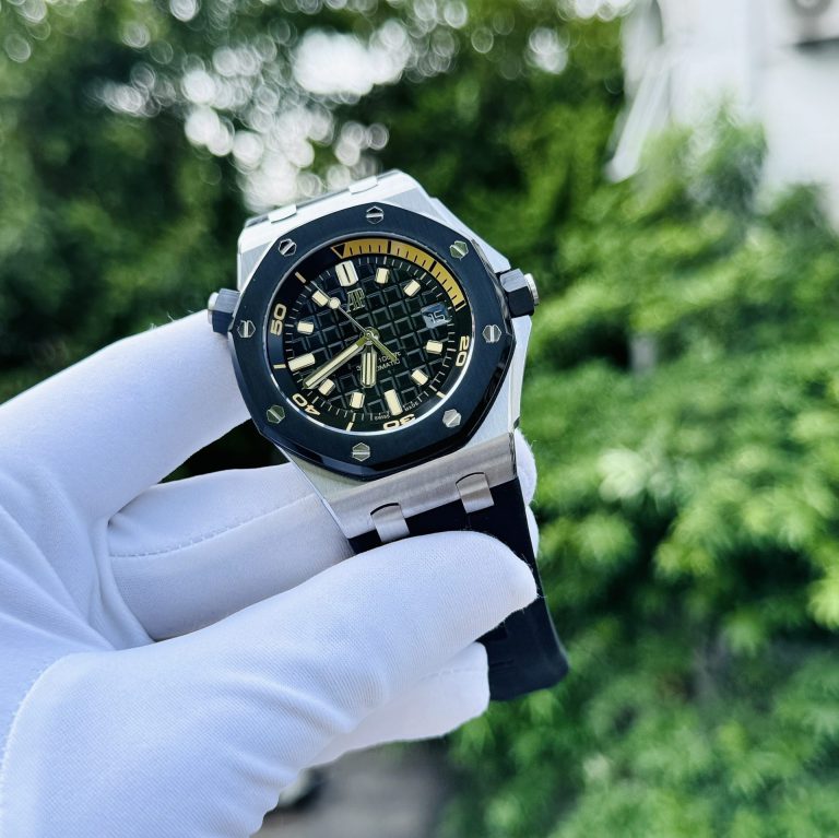 Audemars Piguet Royal Oak 15720ST 42mm Black Dial