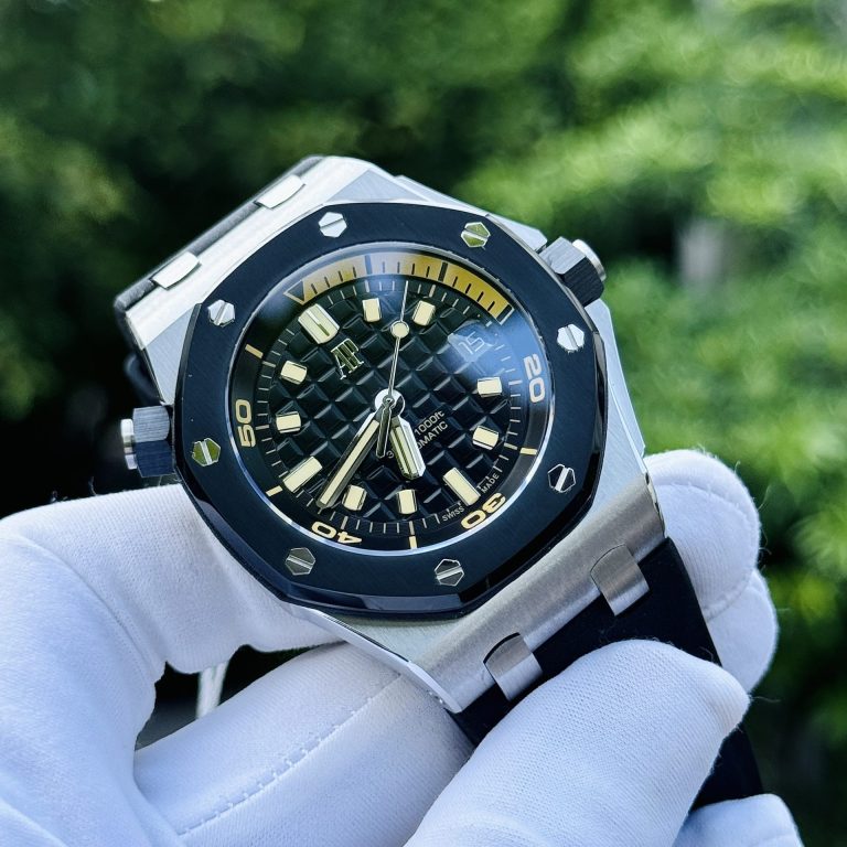 Audemars Piguet Royal Oak 15720ST 42mm Black Dial