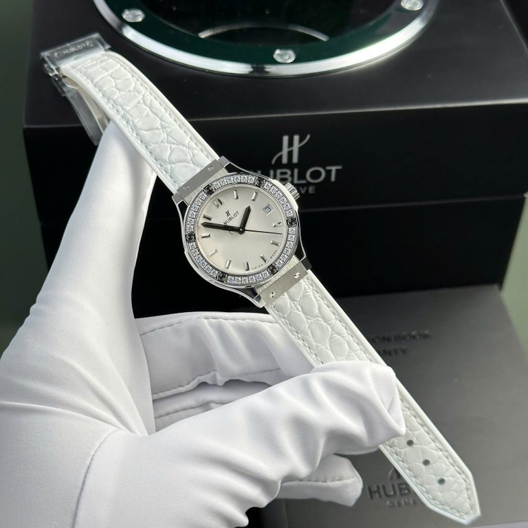 Hublot Classic Fusion 11 Women Watch 33mm White Dial