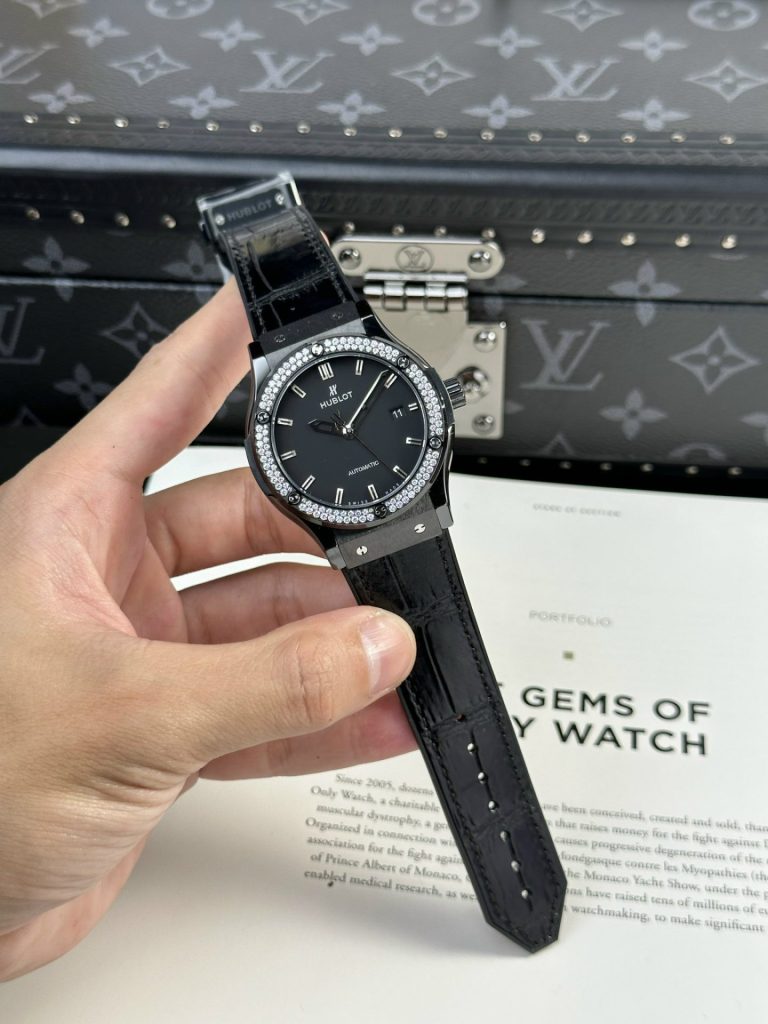 Hublot Classic Fusion Ceramic With Stone Swarovski Refined 42mm