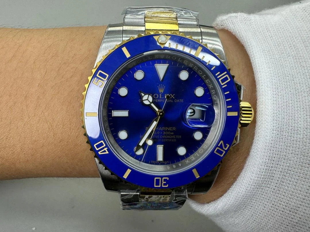 Rolex Submariner 116613LB ?C Bluesy ?C Box, Booklet and NFC Card