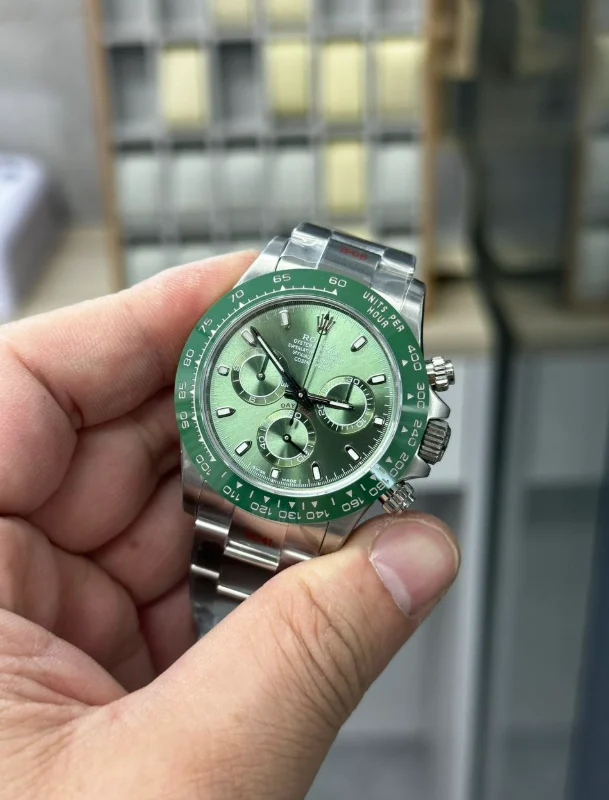 New Rolex Daytona with 4130 Movement ?C Green Dial
