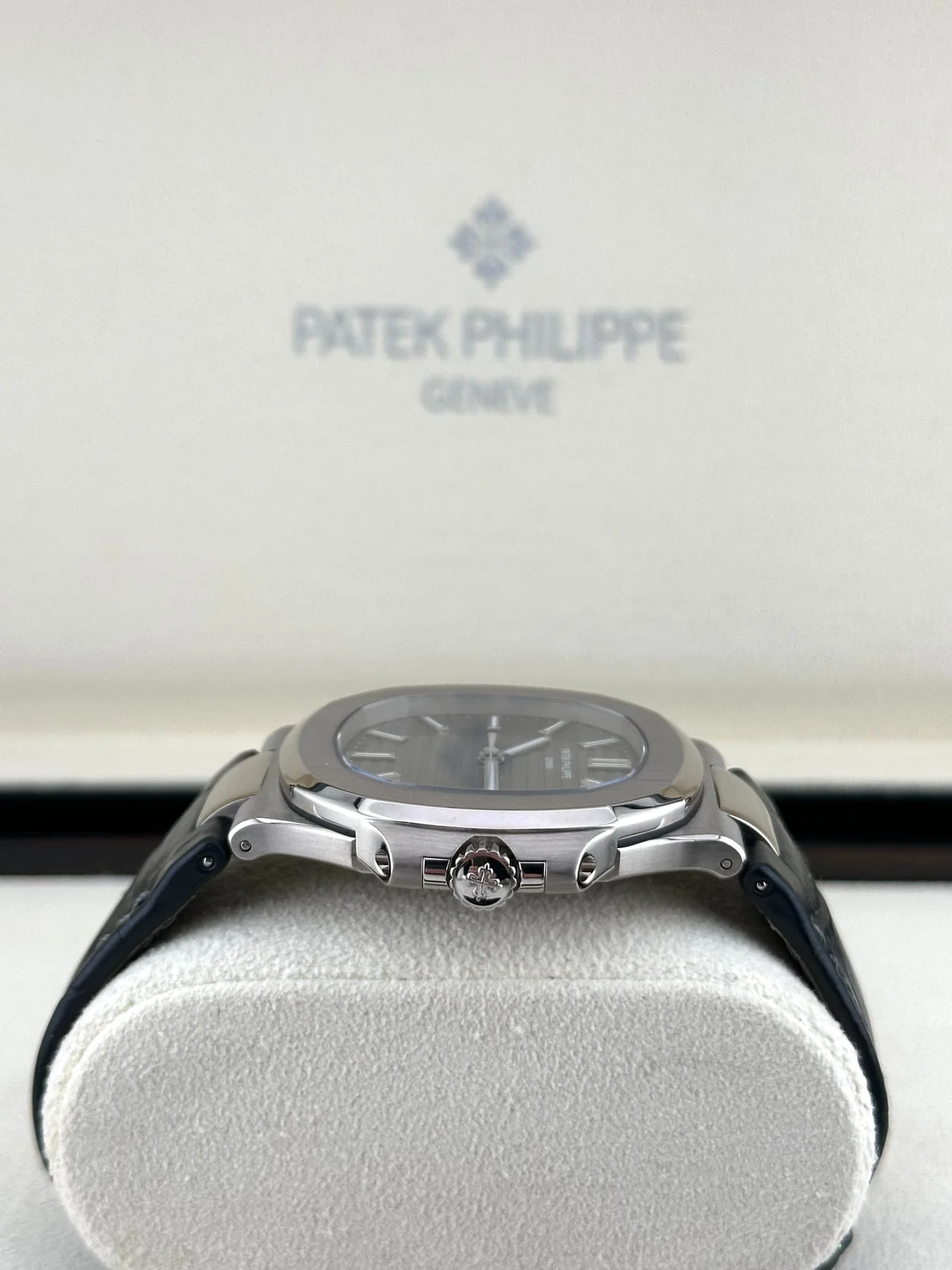 Nautilus 5711 40mm 3KF 1:1 Best Edition Grey Dial on Black Leather Strap A324 Super Clone