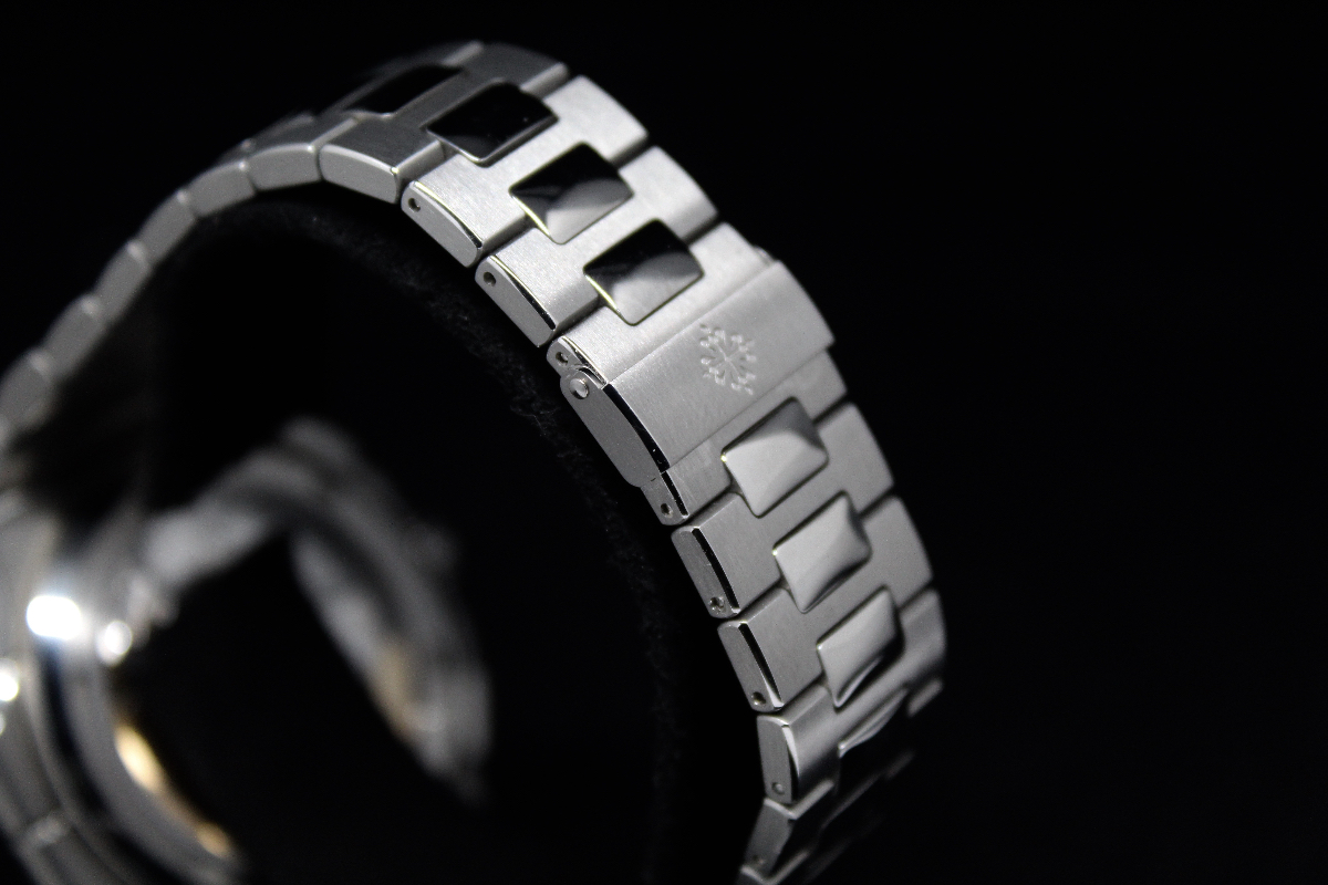 Patek Philippe NAUTILUS 5990/1A | Automatic | Brushed Steel Case | Replica Watch